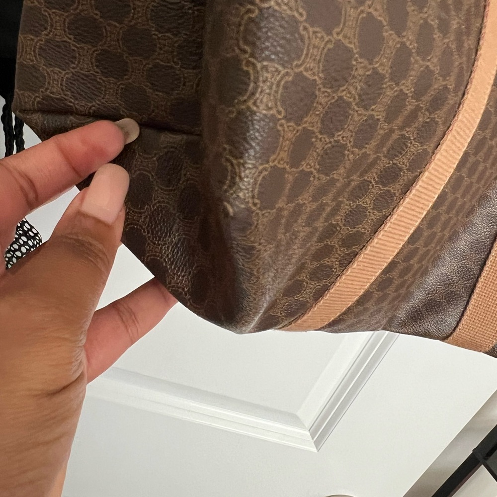 Beautiful Authentic Celine tote - Picture 8 of 13